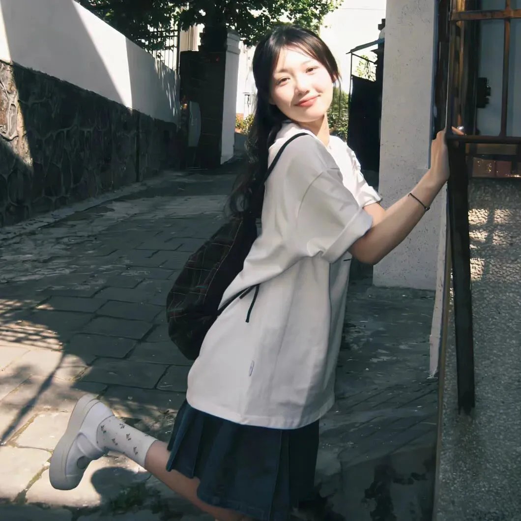 甜美爱丽丝高清封面