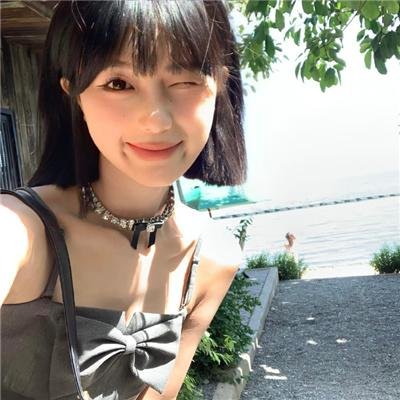 少女佳禾高清封面